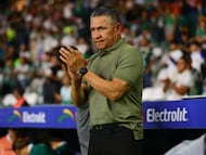 Ignacio Ambriz head coach of Leon during the 7th round match between Leon and Santos as part of the Liga BBVA MX Varonil, Torneo Clausura 2026 at Nou Camp Stadium, on February 21, 2026 in Leon, Guanajuato, Mexico.