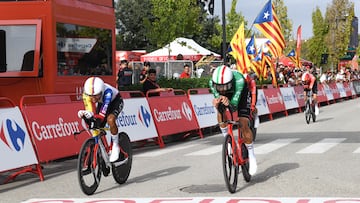 Cuatro ciclistas del equipo Ineos llegan a la meta de la contrarreloj por equipos, durante la Vuelta 2025 a su paso por Figueres, a 27 de agosto de 2025, en Figueres, Girona, Catalunya (España). La Vuelta Ciclista a España cumple 90 años en su 80ª edición, visitando tres países (Italia, Francia y Andorra) junto a diez Comunidades Autónomas. Arrancó el pasado sábado 23 de agosto en Turín (Italia) y acabará el 14 de septiembre por las calles de Madrid, con un diseño centrado en la mitad norte del territorio español.
27 AGOSTO 2025;CATALUÑA;CICLISMO;BICIS;CICLISTAS;ETAPA;VUELTA A ESPAÑA;VUELTA CICLISTA;DEPORTE;CONTRARRELOJ;CRONO POR EQUIPOS;
Glòria Sánchez / Europa Press
27/08/2025