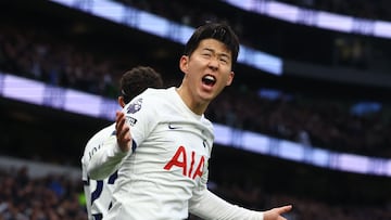 Heung-min Son, jugador del Tottenham, celebra su gol anotado ante el Everton.
