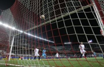 0-1. Ryazantsev anotó el primer tanto.