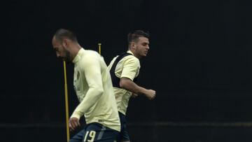 Nicolás Benedetti y Emanuel Aguilera ya entrenaron al parejo con el América