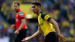 El lateral marroqu&iacute; del Borussia Dortmund, Achraf Hakimi, durante un partido.