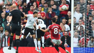 Los 2 goles de Luis Díaz con Liverpool ante Manchester United en Old Trafford.