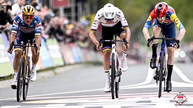 Skjelmose da la campanada ante Pocagar y Evenepoel en una Amstel para el recuerdo