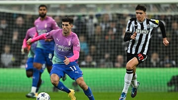 AC Milan's American forward #11 Christian Pulisic controls the ball during the UEFA Champions League Group F football match between Newcastle United and AC Milan at St James' Park in Newcastle-upon-Tyne, north east England on December 13, 2023. (Photo by Paul ELLIS / AFP)