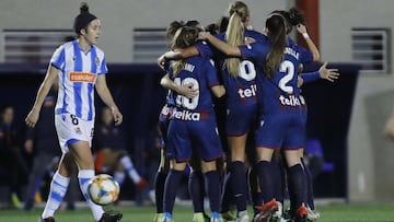 Jugadoras del Levante y de la Real Sociedad. 