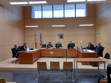 Salvo: “Meriton se comprometió a acabar el estadio, pero tiene que pagarlo el Valencia”