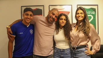 El hijo de Adriano firma su primer contrato profesional