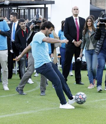 Raúl, Roberto Carlos y Del Bosque lanzan penaltis por la inclusión