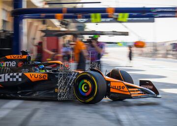 Oscar Piastri durante los primeros test de la Fórmula 1 en el Circuito Internacional de Bahréin.