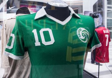 El astro brasileño llegó al fútbol de Estados Unidos ya finalizando su carrera como jugador, brilló poco, pero la camiseta es una de las más buscadas por coleccionistas.