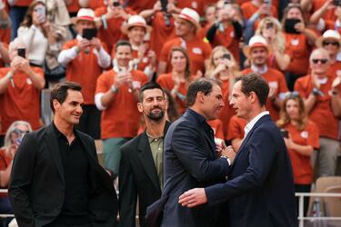 Roger Federer, Novak Djokovic y Andy Murray acompañan a Rafa Nadal durante su homenaje. 