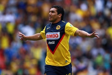 Llegó a la selva chiapaneca donde brilló con luz propia, misma que le iluminó el camino a Coapa con las Águilas del América. Marcó en total 125 goles en la Liga MX.
