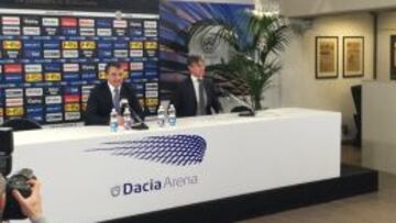 Luigi De Canio durante su presentación.