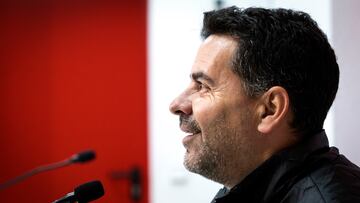GRAFCAT8222. GIRONA, 12/01/2024.- El técnico del Girona FC, Míchel Sánchez, durante la rueda de prensa que ha ofrecido este viernes en la que destacó que su equipo no está obligado a ganar en Almería y que no tiene la sensación de que su equipo sea favorito, porque, en su opinión, en LaLiga no puede serlo en ningún partido. EFE/David Borrat