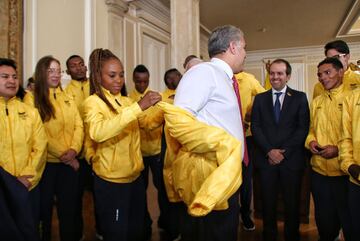 El Presidente de la República, Iván Duque, entregó el Pabellón Nacional a los deportistas de la delegación colombiana, encabezada por el boxeador Yuberjén Martínez, que estarán en los Juegos Panamericanos de Lima 2019, a llevarse a cabo del 26 de julio al 11 de agosto.