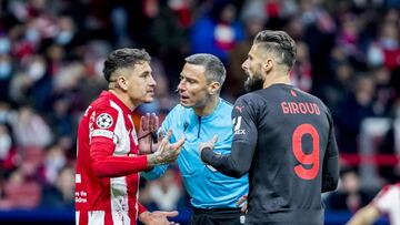 Giménez, en el partido ante el Milan.