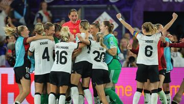 Soccer Football - UEFA Women's Euro 2025 - Quarter Final - France v Germany - St. Jakob-Park, Basel, Switzerland - July 19, 2025 Germany's Ann-Katrin Berger with teammates celebrate after winning the penalty shoot-out REUTERS/Denis Balibouse