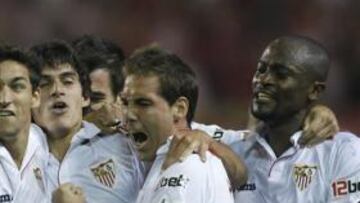 Fernando Navarro rebaja la euforia: "Si el Deportivo nos gana, ellos serán la alternativa"