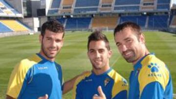 <b>CON GANAS. </b>Aarón, Velasco y Baquero, los tres ex del Ceuta, saldrán hoy desde el inicio.