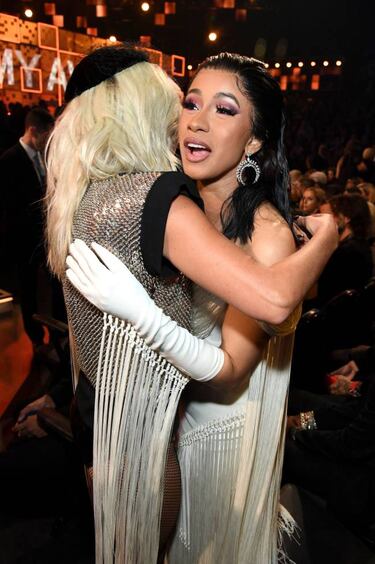 Cardi B más feliz que nunca por estar con Lady Gaga