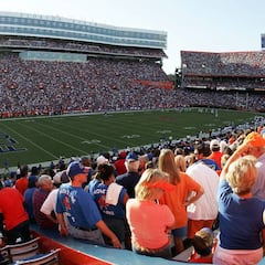 El deporte profesional de EE UU recibe apoyo del universitario para que empiece a competir