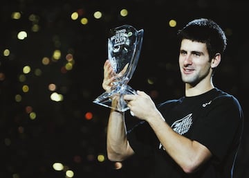 Novak Djokovic (Belgrado, 33 años) estrenó su palmarés en el Masters en 2008, cuando venció en la final a Davydenko, pero su era de dominio no llegó hasta 2012, cuando inició su racha de cuatro trofeos ante Federer (2012, 2014 y 2015) y Nadal (2013). También fue subcampeón en 2016 (le ganó Murray) y 2018 (Zverev). 