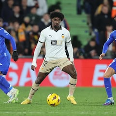 El plan para sacar los 20 millones que quiere Lim en traspasos