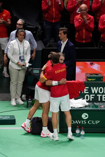 Rafa Nadal se despido de la afici¨®n de M¨¢laga.