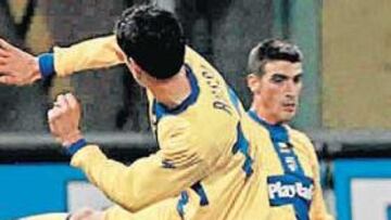 <b>GOLAZO. </b>De esta espectacular manera hizo David López el tanto que le daba la tranquilidad a Osasuna. A partir de ahí, los rojillos se dedicaron a jugar, y muy bien, al fútbol.