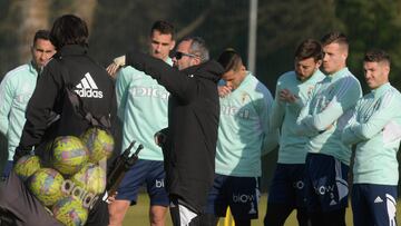 16/02/23  
REAL OVIEDO 
ALVARO CERVERA ENTRENADOR DEL OVIEDO
ENTRENAMIENTO DEL REAL OVIEDO

