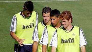 <b>ATENTOS. </b>Joselu, Nacho, Juanfran y Álex ya tienen el visado.