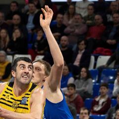 El Iberostar Tenerife sentencia al Mornar antes de descanso