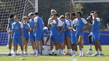 Hidalgo, a la espera de salidas y de confirmar llegadas en el Depor