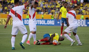 Su derrota ante Perú en casa le acumuló cuatro caídas de forma consecutivas en las clasificatorias de Conmebol. Con 20 puntos marcha en octavo de la tabla, a tres puestos del repechaje. A falta de dos juegos por disputar, cada vez cuenta con menos oportunidades de asistir a Rusia 2018. 