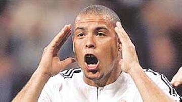 <B>OTRA VEZ EL RUSO</b>. Abramovich está empeñado en llevarse a algún crack del Madrid este verano.