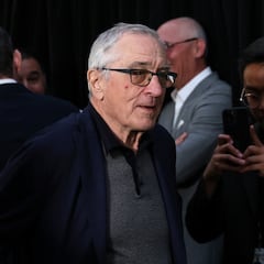 Robert De Niro criticizes Donald Trump outside the courthouse in New York: ‘He will never leave’