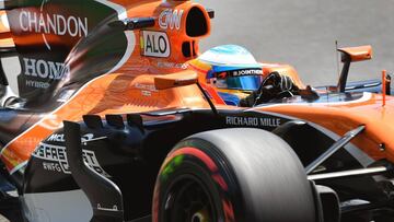Fernando Alonso durante el Gran Premio de Azerbaiyán 2017.