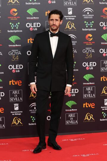 El actor Juan Diego Botto posa con total look de Dior Home.