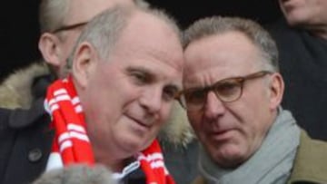 Uli Hoeness junto a Karl-Heinz Rummenigge.