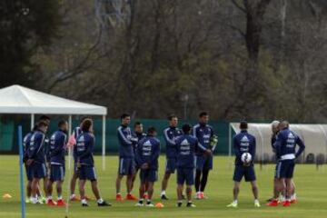 Primer plano del entrenamiento de la Selección Argentina