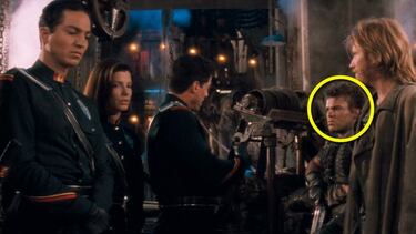 Que Jack Black es un tipo divertido no es ningún secreto. En Demolition Man, comedia de acción protagonizada por Sandra Bullock y Sylvester Stallone, tiene un pequeño cameo como miembro de la resistencia rebelde. Su única línea de diálogo es llamar gilipollas al Doctor Cocteau.