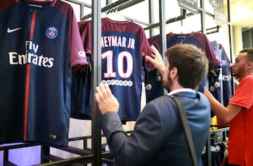 La presentación de Neymar como nuevo jugador del PSG