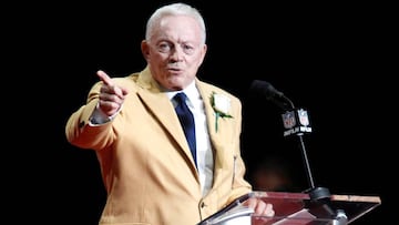 FILE PHOTO - Aug 5, 2017; Canton, OH, USA;  Dallas Cowboys owner Jerry Jones delivers his acceptance speech during the Professional Football HOF enshrinement ceremonies at the Tom Benson Hall of Fame Stadium. Mandatory Credit: Charles LeClaire-USA TODAY Sports/File Photo