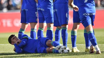 Aleñá, tumbado en una barrera contra el Espanyol.
