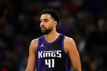 Trey Lyles #41 of the Sacramento Kings looks on against the Los Angeles Clippers in the third quarter at Golden 1 Center on April 11, 2025 in Sacramento, California.