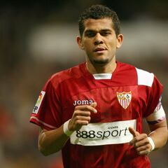 León le hace un guiño a Dani Alves