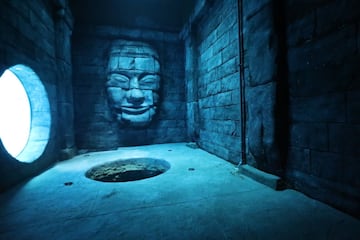 Y estos algunos de los rincones que esconde esta piscina pensada para el buceo.