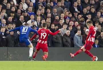 Savic en propia puerta materializó el empate del Chelsea. 1-1.