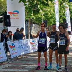 Más de 2.000 atletas inundan las calles de Vitoria en el Maratón Martín Fiz